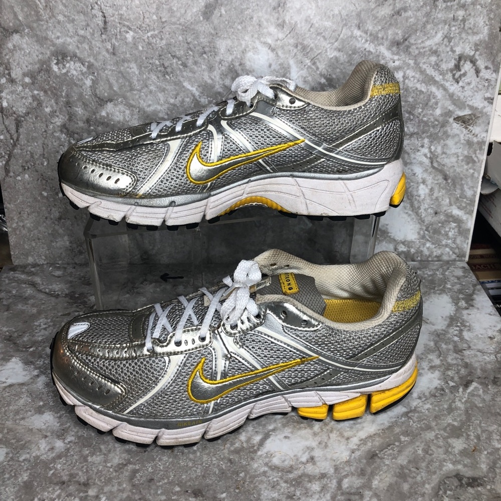 Nike Livestrong Womens Size 7.5 Running Shoes Silver Yellow Lance Armstrong 2008